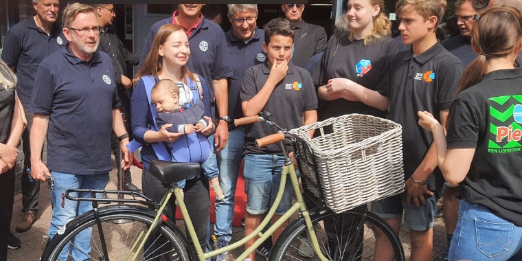  | Westlandse fietsen aan  Oekraïense vluchtelingen uitgereikt | Het nieuws van ISW | Nieuws
